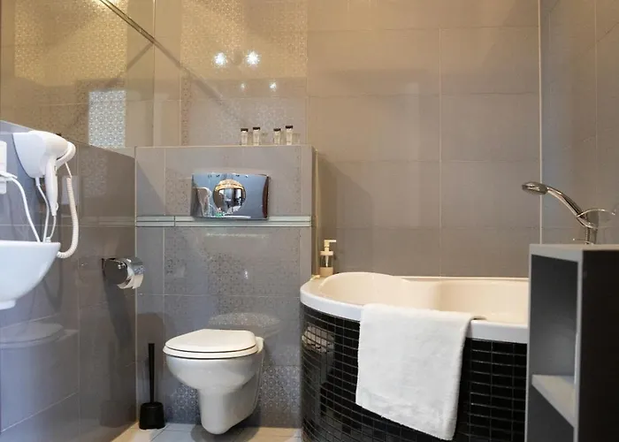 New Adler Alojamento de Acomodação e Pequeno-almoço Łódź